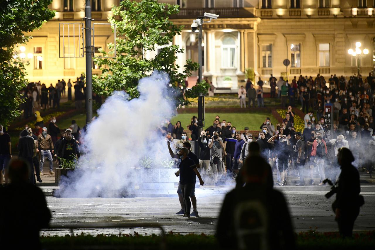 Citizens protest in front of the Serbian Parliament due to the announced measures in the fight against the coronavirus.Protest gradjana isped Skupstine Srbije zbog najavljenih mera u borbi protiv korone.