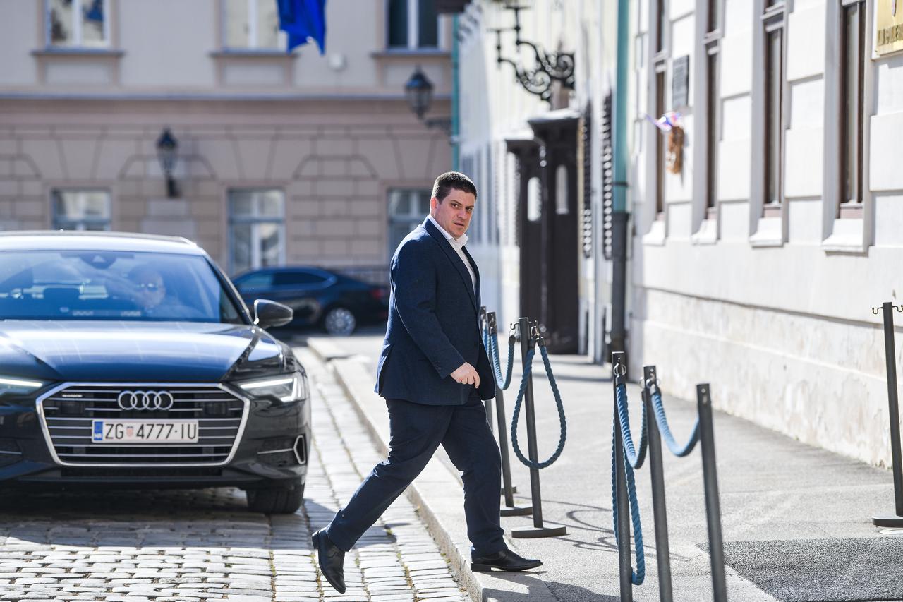Zagreb: Dolazak na sastanak parlamentarne većine o Turudiću 