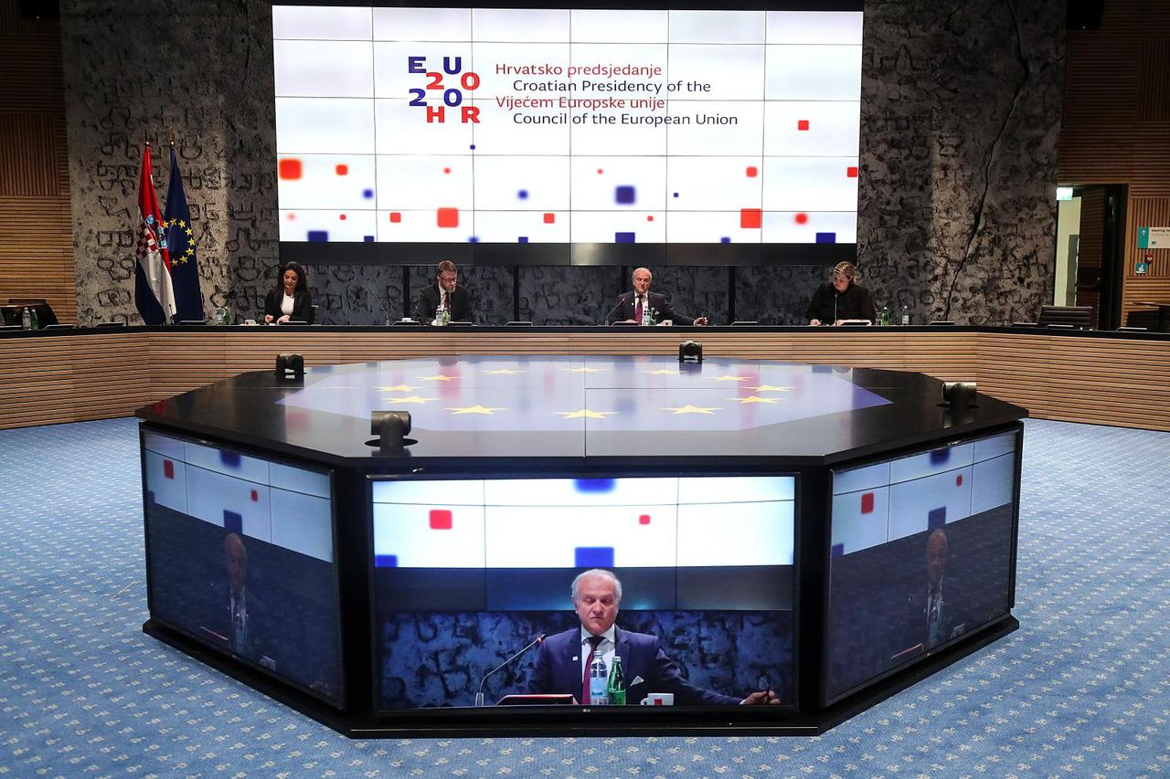 Zagreb: Ministar Dražen Bošnjaković na videokonferenciji s ministrima EU