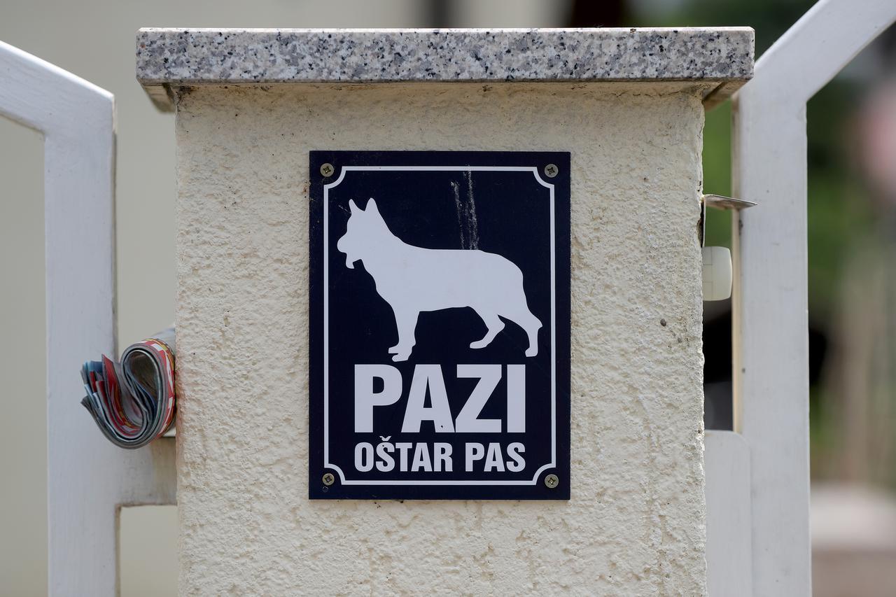 Oznaka "Pazi oštar pas"