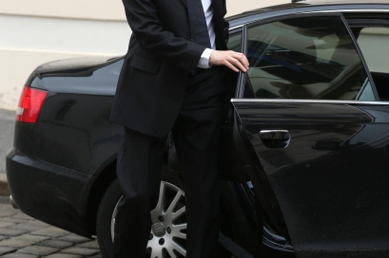 '28.02.2013., Zagreb - Dolazak ministara na redovnu sjednicu Vlade u Banske dvore. Josko Klisovic.    Photo: Marko Lukunic/PIXSELL'