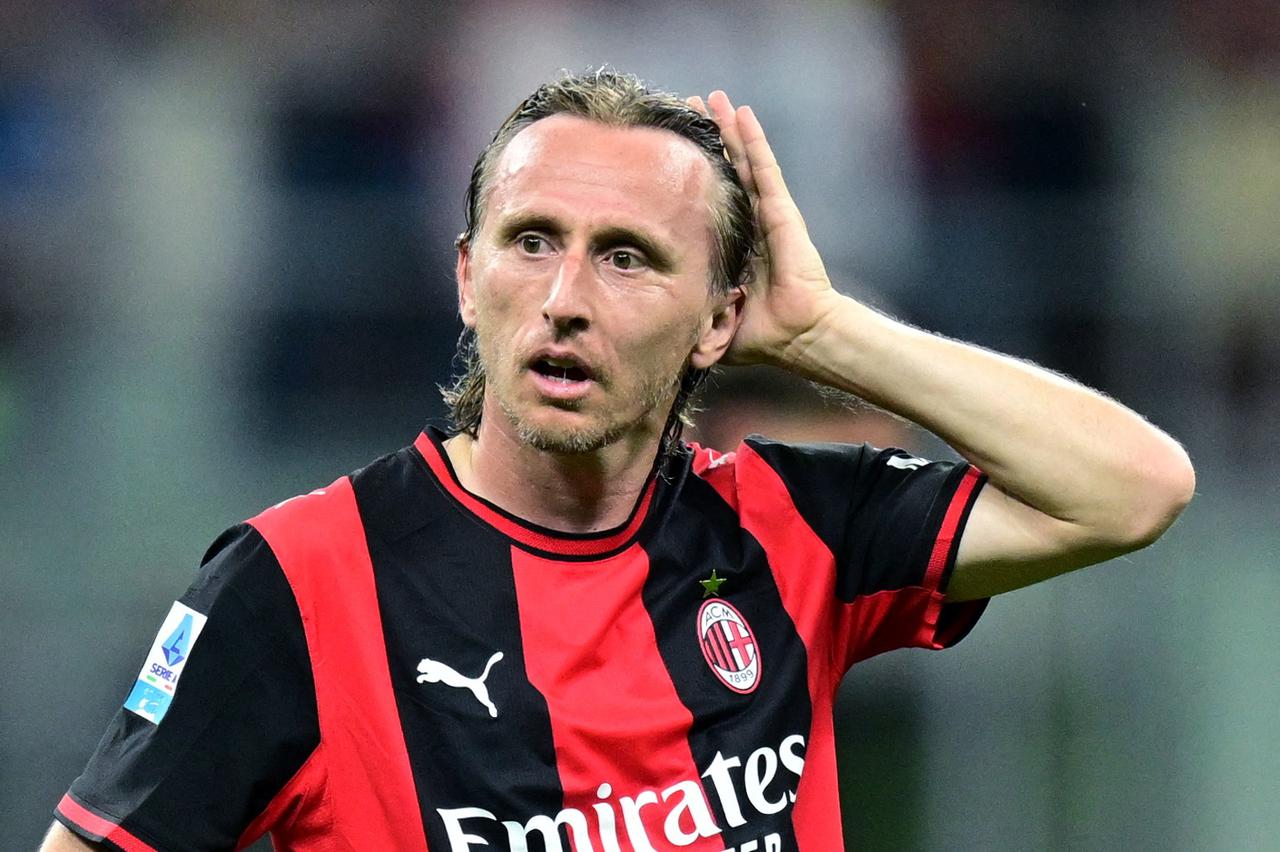 Serie A - AC Milan v Cagliari