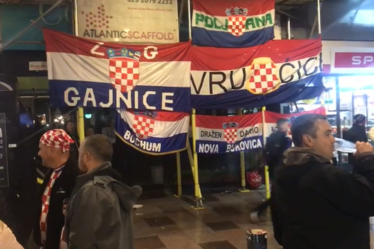 Navijači u Cardiffu