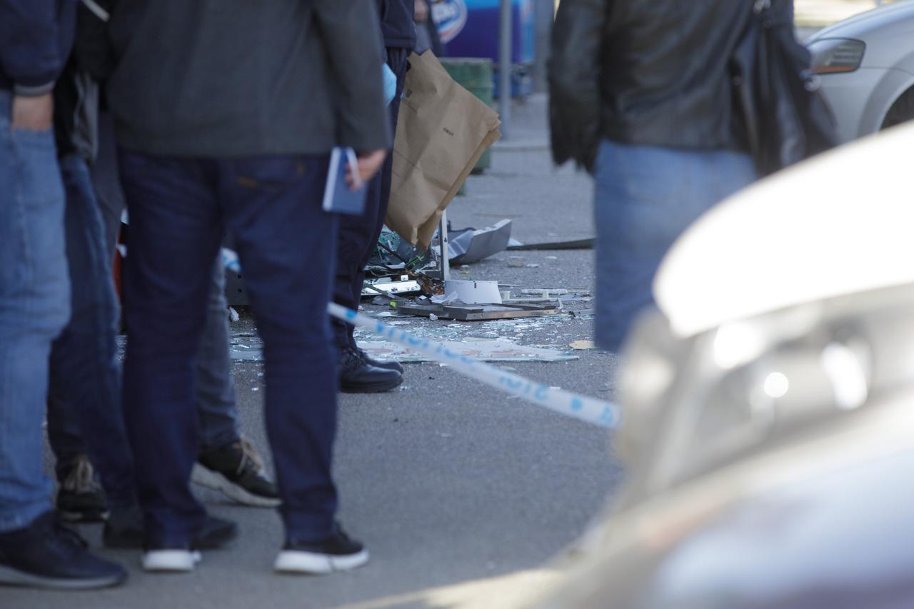 Eksplozivom raznesen bankomat na Rimskom trgu u Kerestincu