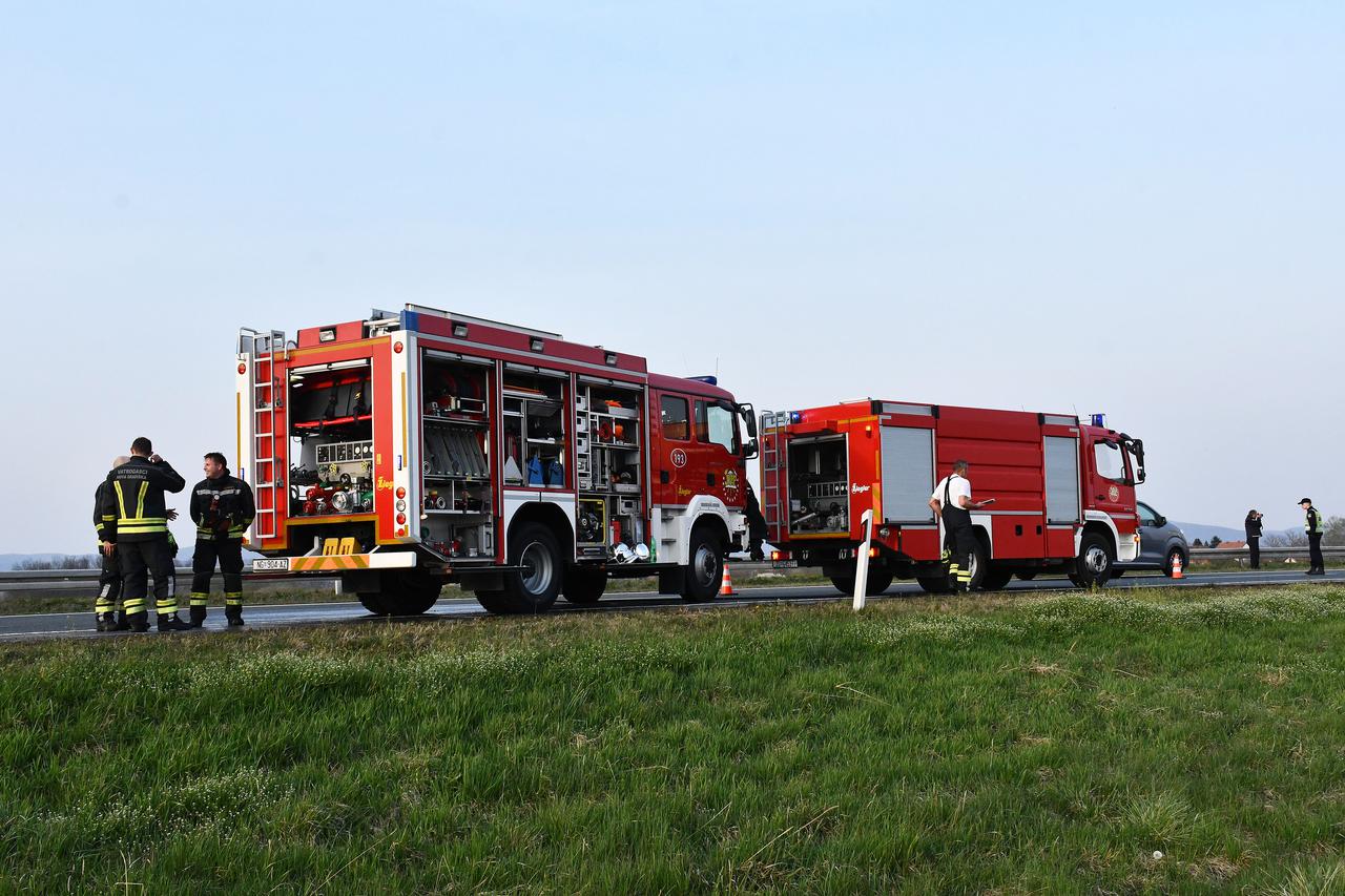 Teretni kamion u potpunosti izgorio na autocesti A3 kod Nove Gradiške