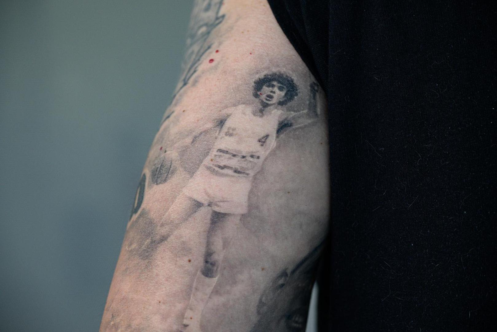 06.06.2024., Zagreb - Zoran Vujasiniovic ima 11 tetovaza s likom Drazen Petrovica. Photo: Davor Puklavec/PIXSELL