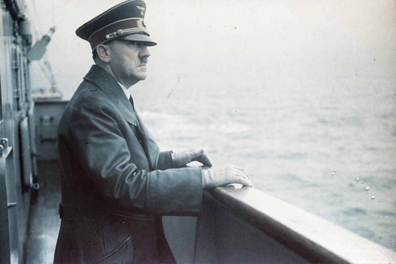 storyeditor/2025-11-27/Hitler_s_DNA_Press_Still_01__2_.jpg