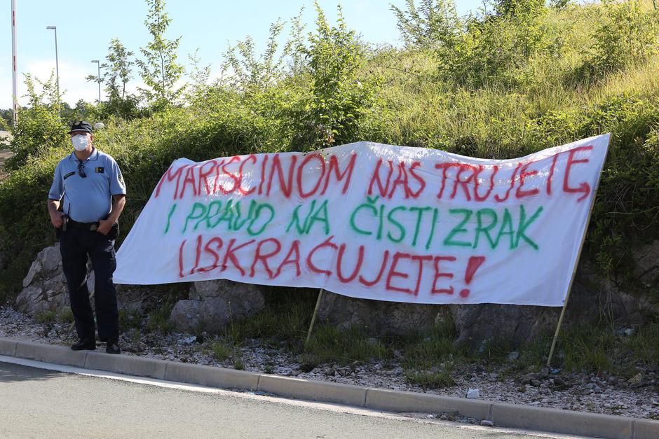 Rijeka: Prosvjed gra?ana i Eko stožera  ispred  Županijskog centra za gospodarenje otpadom