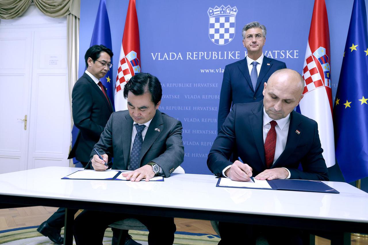 Zagreb: Potpisni ugovori o nabavci vojne opreme i memorandum o obrambenoj suradnji s Republikom Korejom