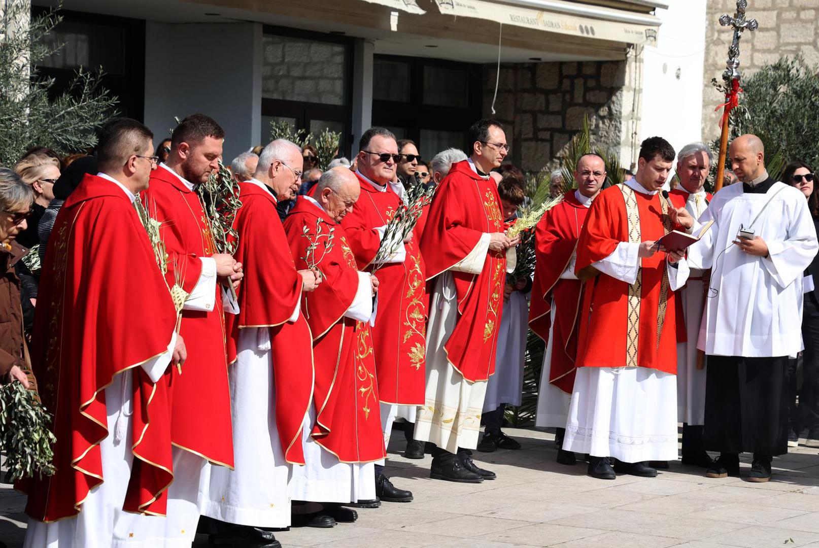 Naziv za Cvjetnicu kao Nedjelju palmi o muci Gospodnjoj se prvi put pojavljuje u 8. stoljeću, kada je objedinjena istočna i zapadna tradicija.
