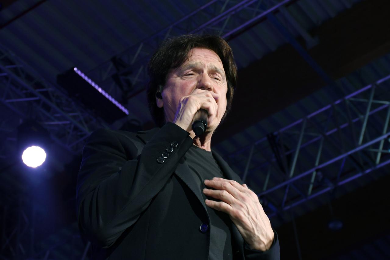 Koncert Zdravka Čolića u Sisku