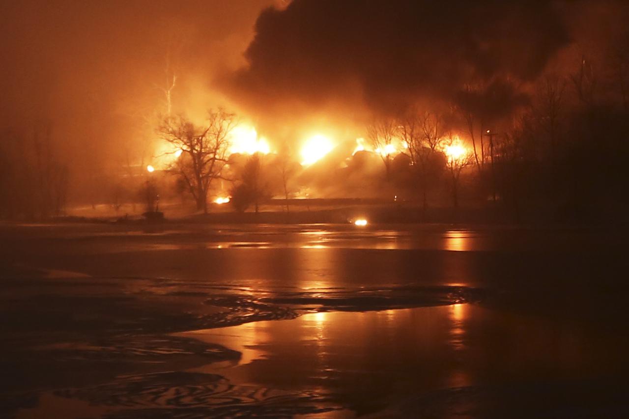 požar vlaka,Zapadna Virginija,SAD