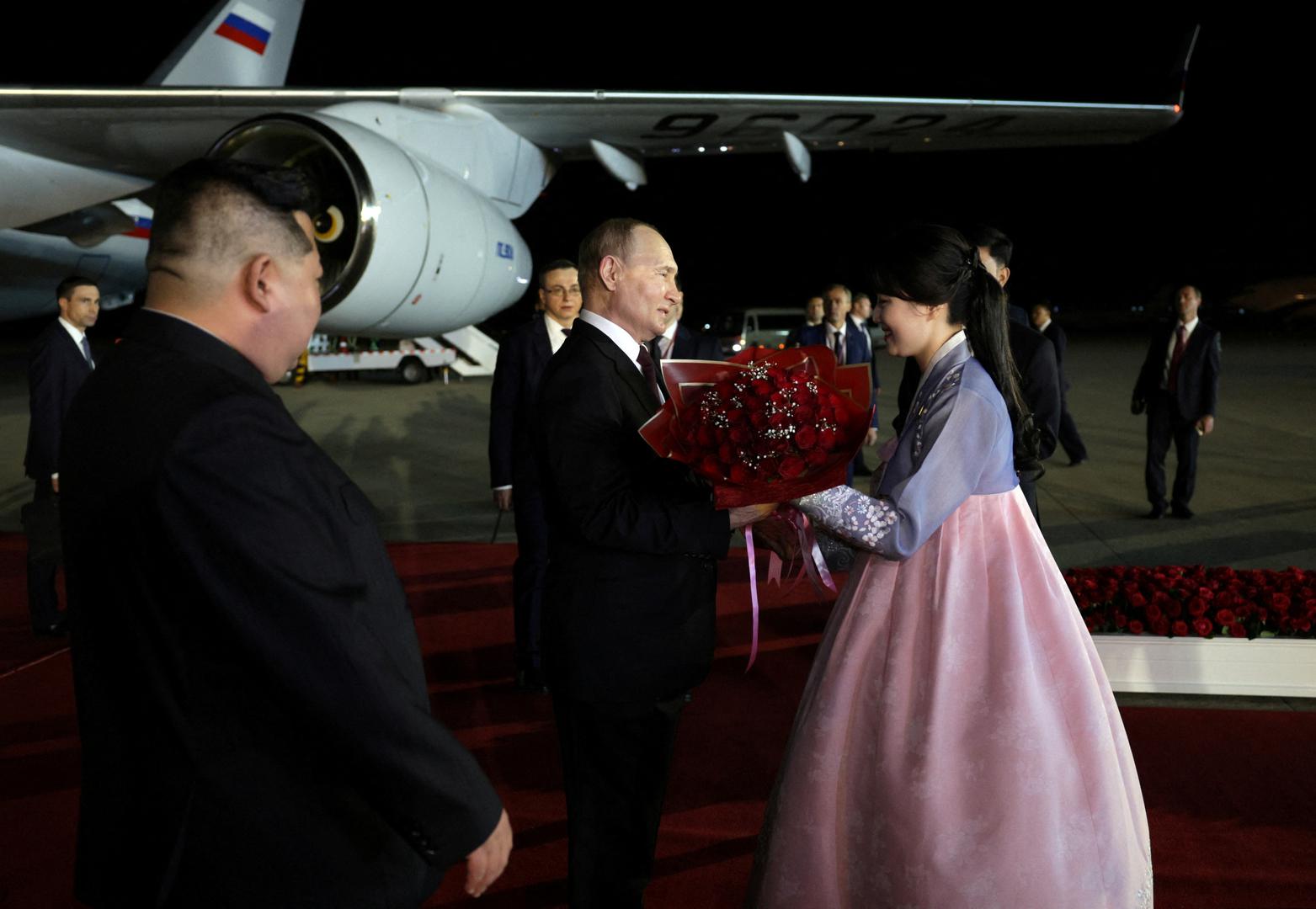  Putin je rekao da se Moskva bori protiv hegemonističke, imperijalističke politike Sjedinjenih Država i njihovih saveznika. Kim je rekao da odnosi Sjeverne Koreje i Rusije ulaze u razdoblje novog procvata.