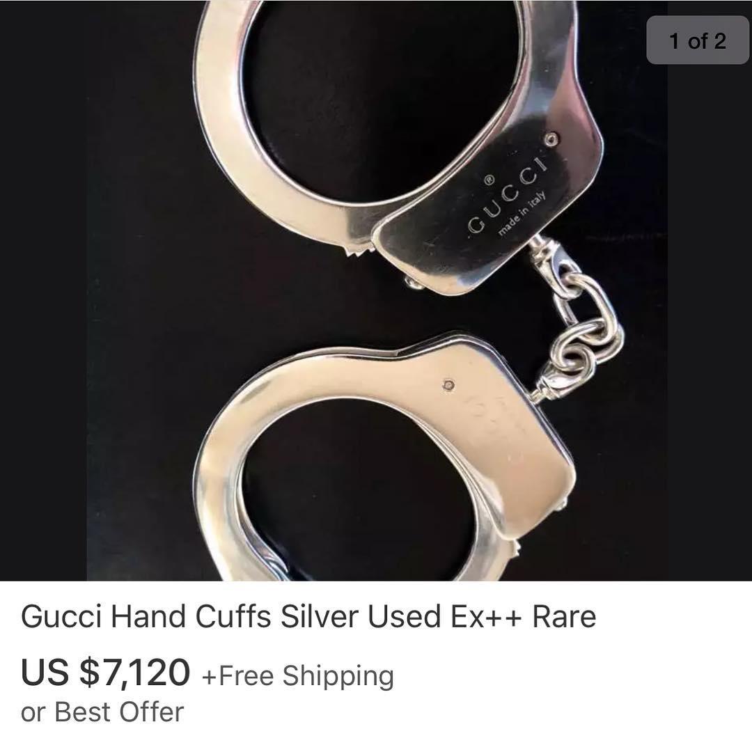 Rijetke Gucci srebrne lisice koje su korištene, a mogu se kupiti po cijeni od 48 125 kuna.
