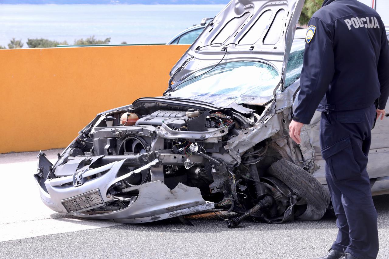 Minice: Četiri osobe ozlijeđene u prometnoj nesreći