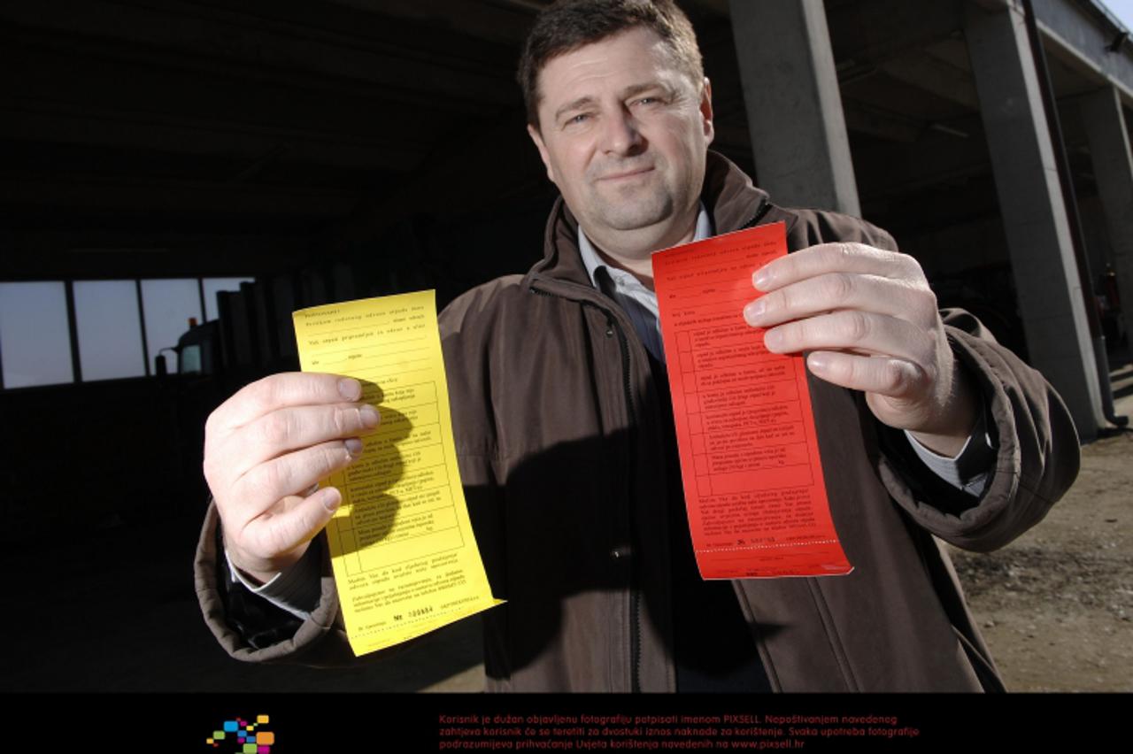 '02.03.2012., Prelog- Komunalno poduzece Prekom je prvi u Hrvatskoj uveo zute i crvene kartone za kaznjavanje gradjana koji ne sportiraju smece. Direktor Prekoma, Sinisa Radikovic. Photo: Vjeran Zgane