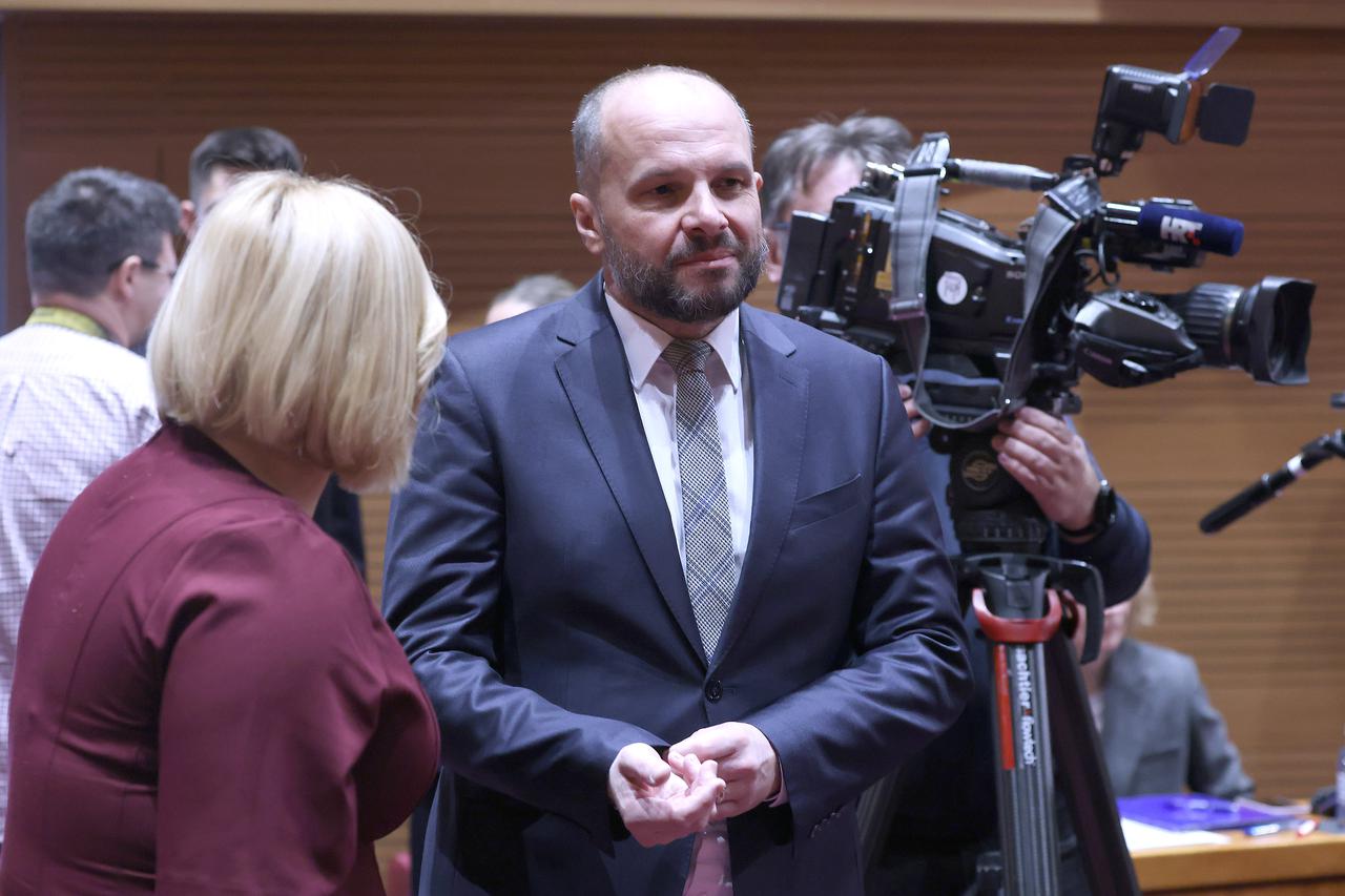 Zagreb: Počela 9. sjednica Sabora