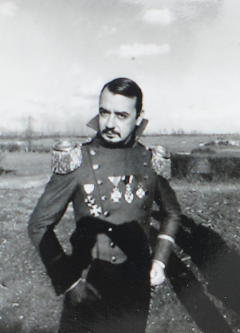 Profesionalne glazbene korake Jimmy je napravio 1951. godine nastupajući kao gitarist u hotelu Bosna u Bihaću. Kasnije je često isticao kako mu je glazba oduvijek bila suđena. „Kad sam prvi put primio gitaru, znao sam da je to to“, prisjećao se svojih početaka.