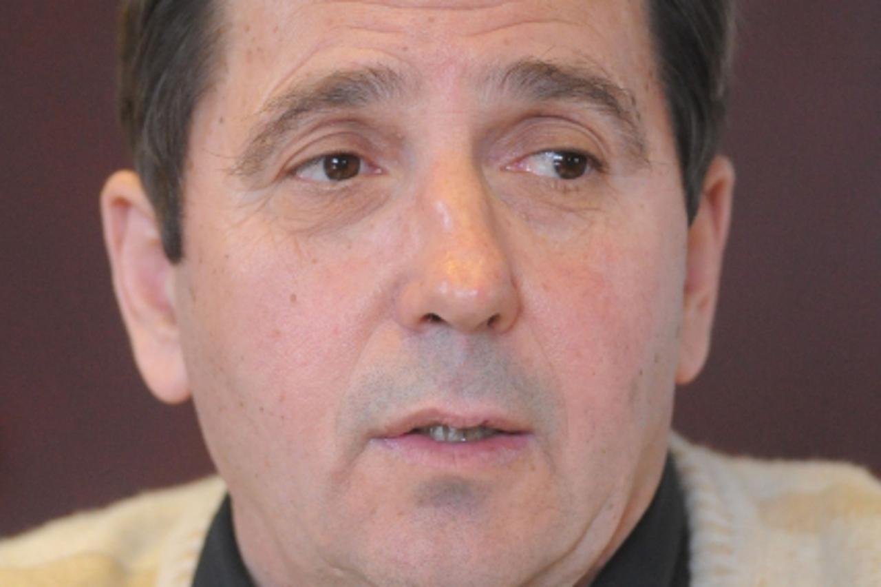 '17.02.2010.,Primosten - Nezadovoljan radom zupanijskog odjela za gradnju, Stipe Petrina nacelnik opcine Primosten odrzao tiskovnu konferenciju u svom uredu Photo: Hrvoje Jelavic/PIXSELL'