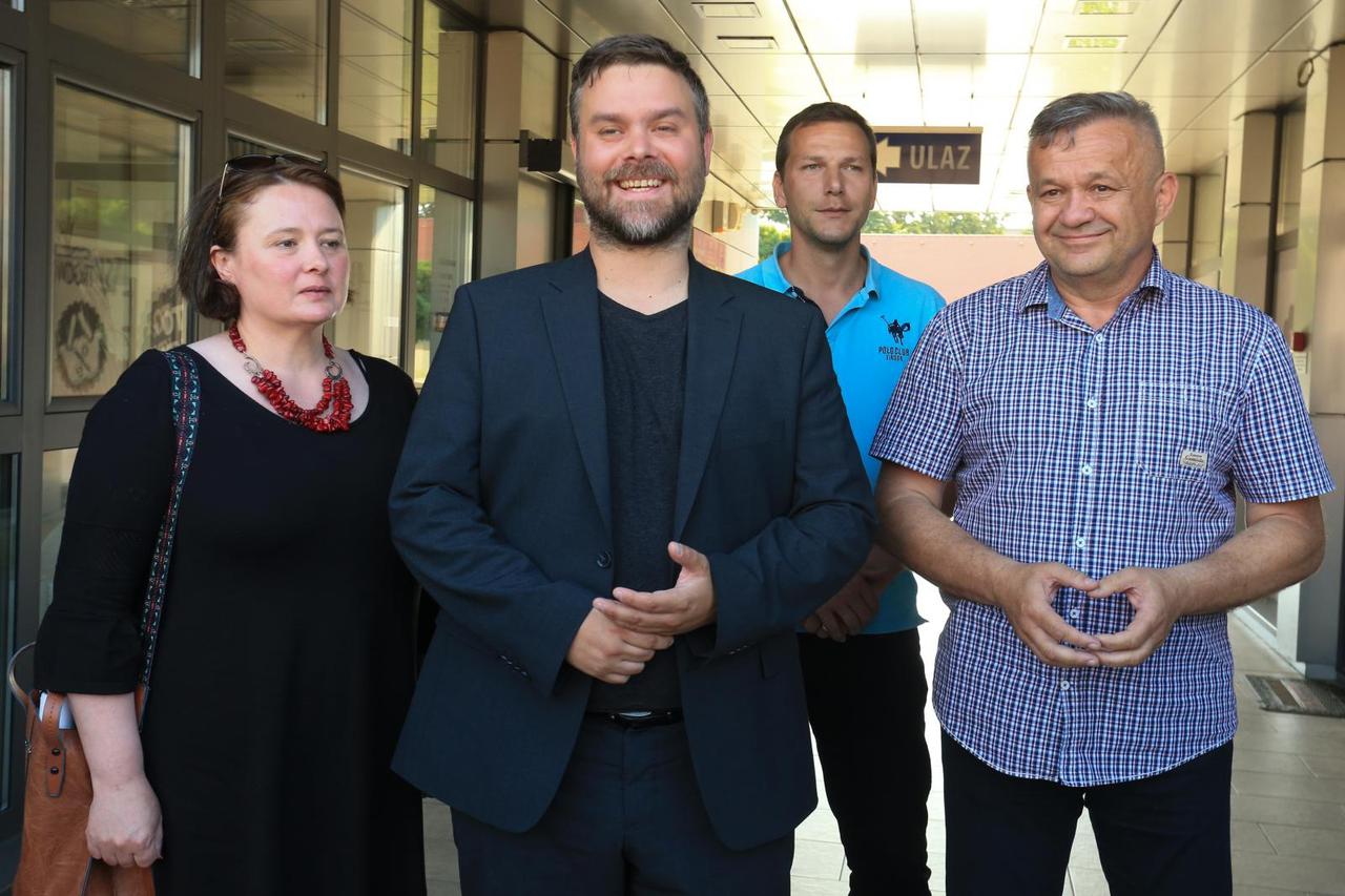 Živi zid optužio gradonečelnika Ivicu Kirina