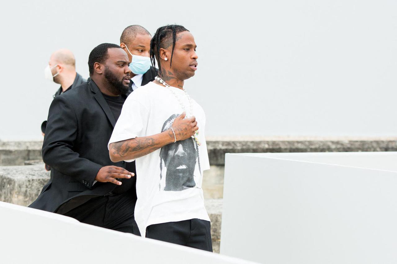 Dior Menswear Spring-Summer 2022 - Outside Arrivals - Paris Fashion Week