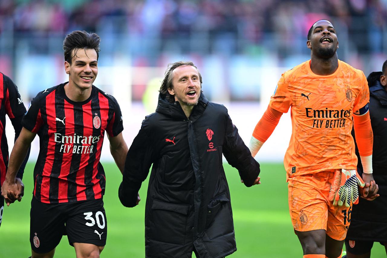 Serie A - AC Milan v Hellas Verona