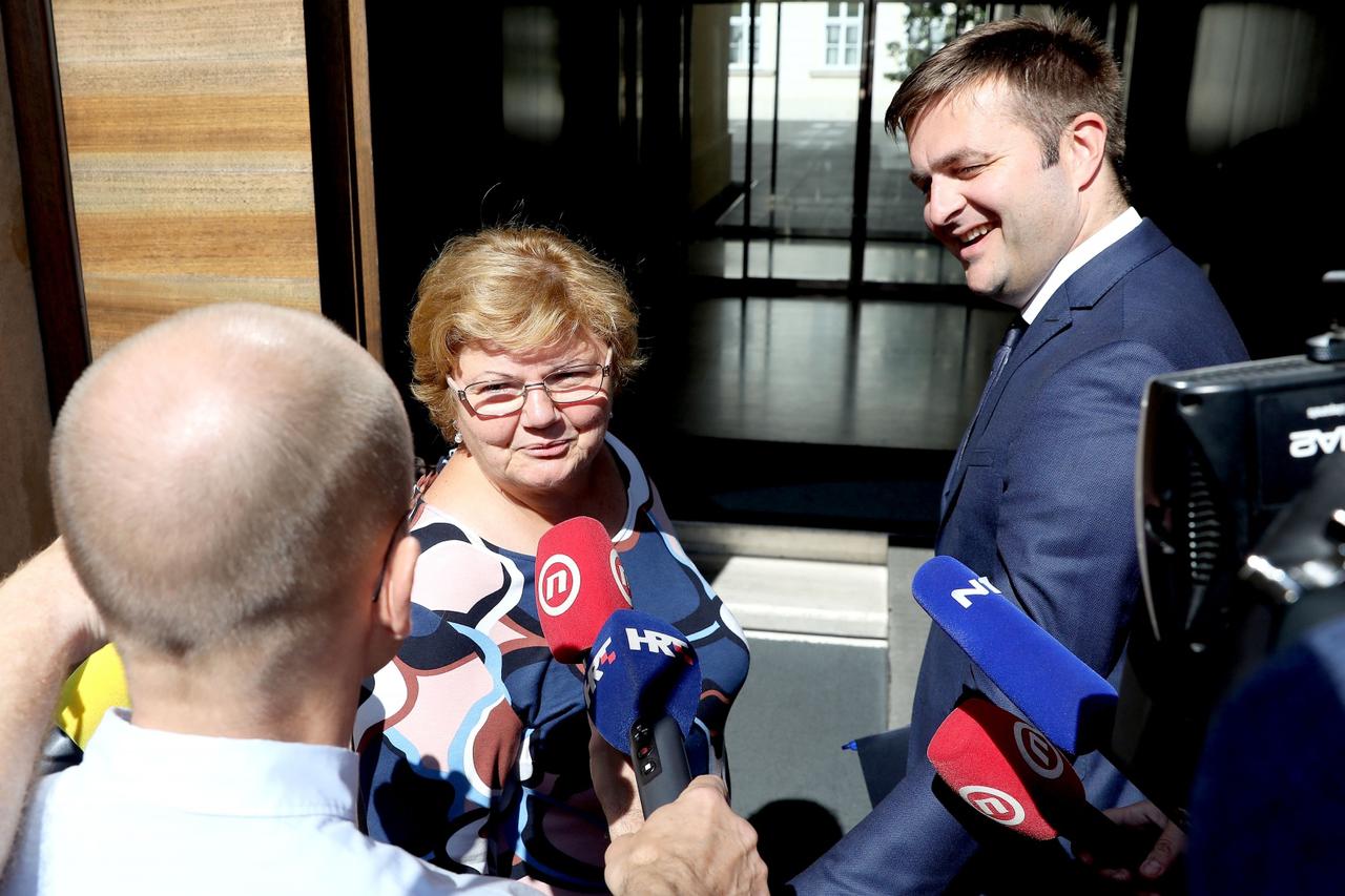 Ministri stižu u Banske dvore