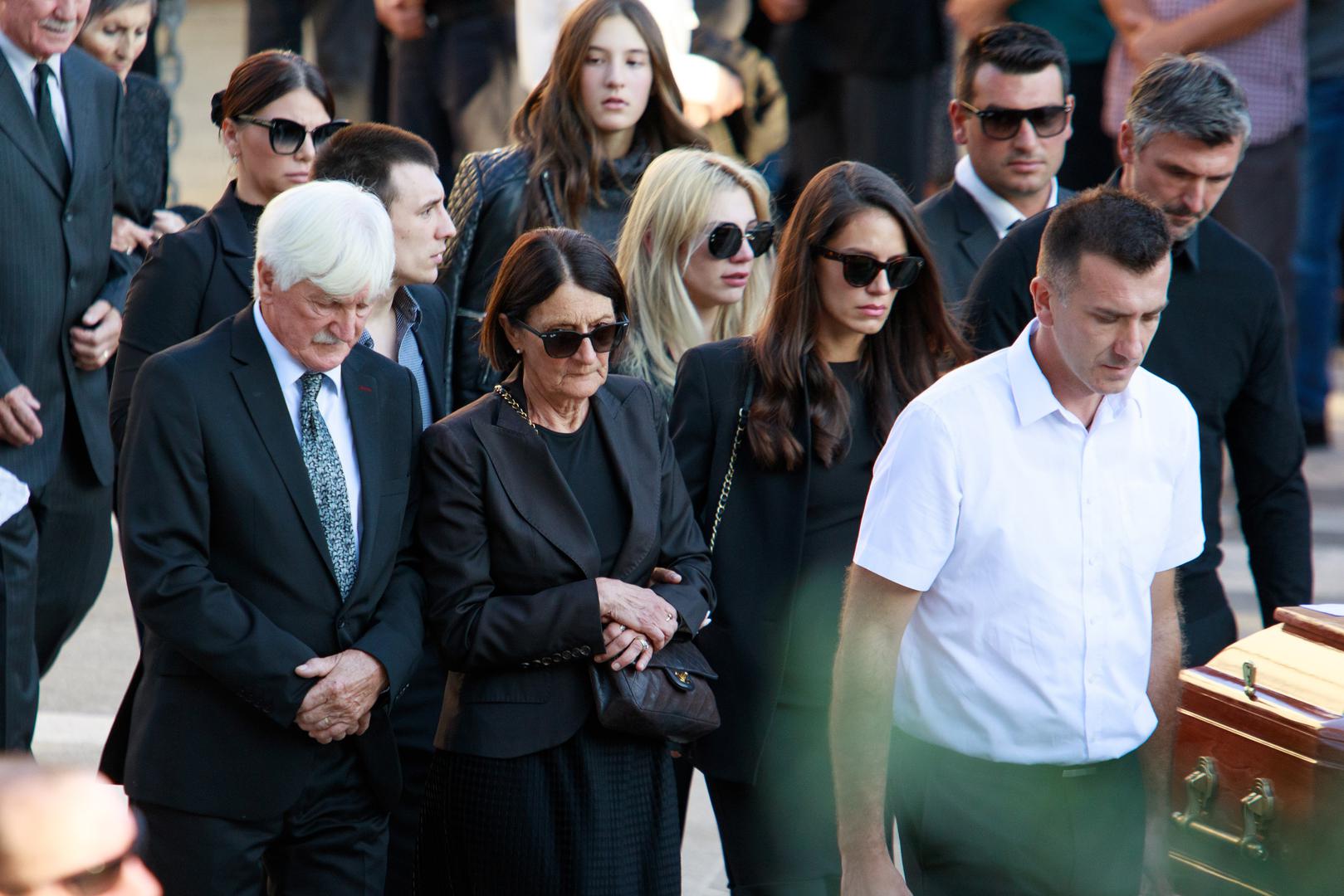 Srđanini zdravstveni problemi počeli su vrlo rano. Još u mladim danima oboljela je od Hodgkinove bolesti, rak limfnih čvorova je pobijedila, ali izlječenje je ostavilo traga na njezinom zdravlju. 