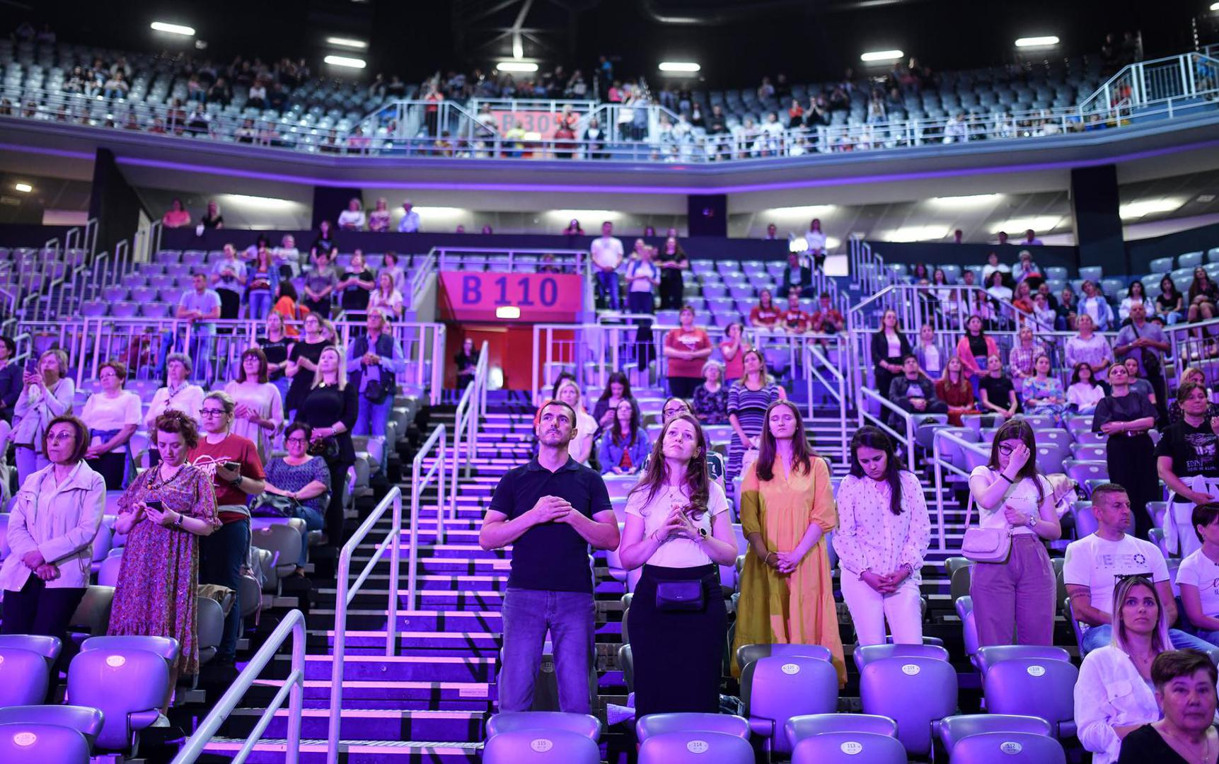 U organizaciji Laudato TV-a održava se Veliki molitveni dan ''Progledaj srcem! Neka vatra siđe!'' u dvorani Arena Zagreb. 
