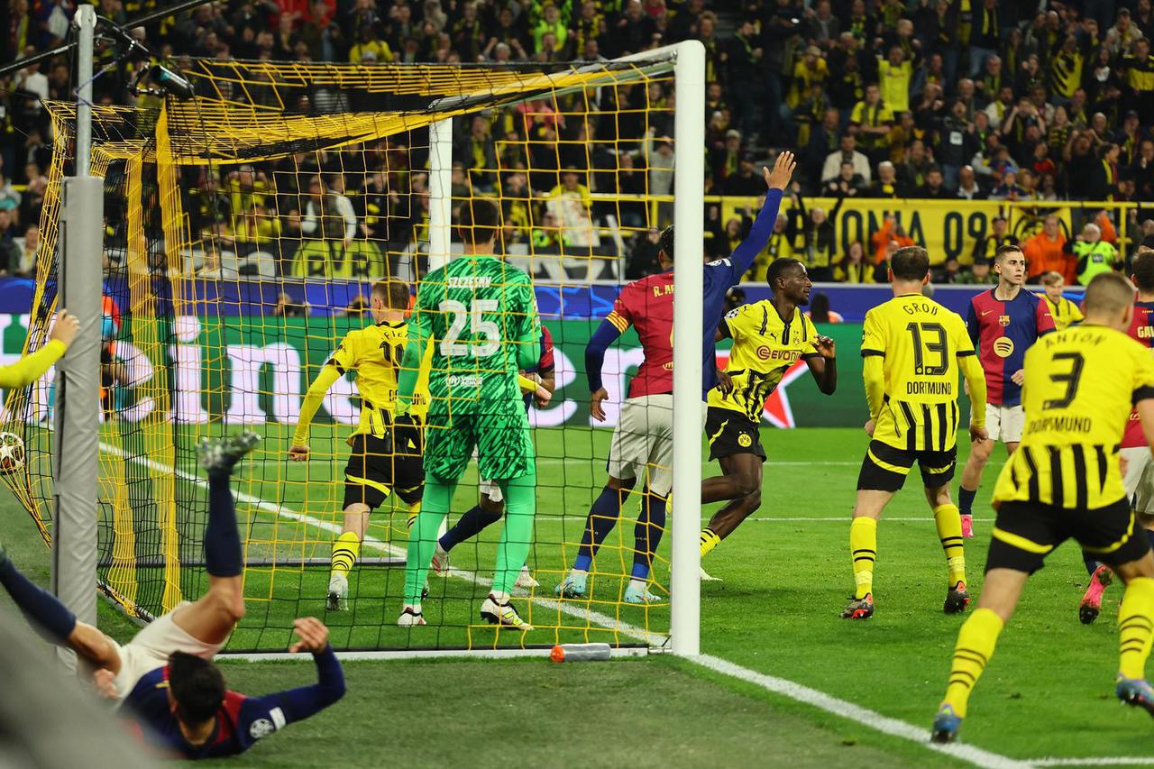 Champions League - Quarter Final - Second Leg - Borussia Dortmund v FC Barcelona