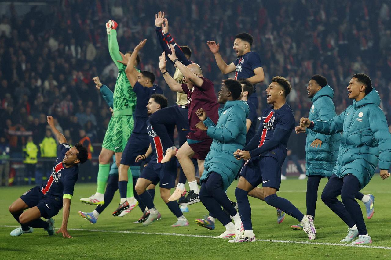 Champions League - Semi Final - Second Leg - Paris St Germain v Arsenal