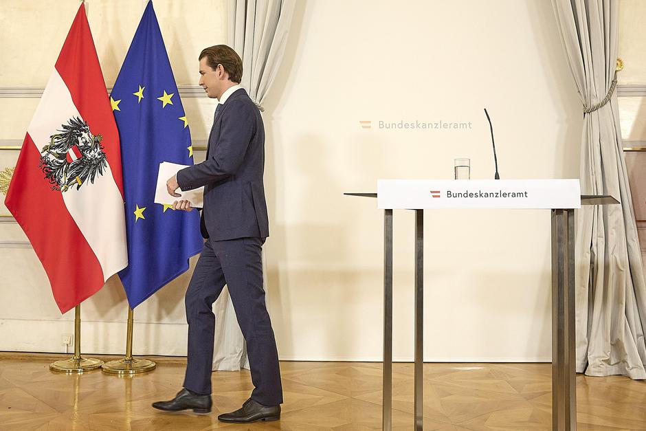 AUSTRIA-VIENNA-CHANCELLOR-KURZ-RESIGNATION-ANNOUNCEMENT