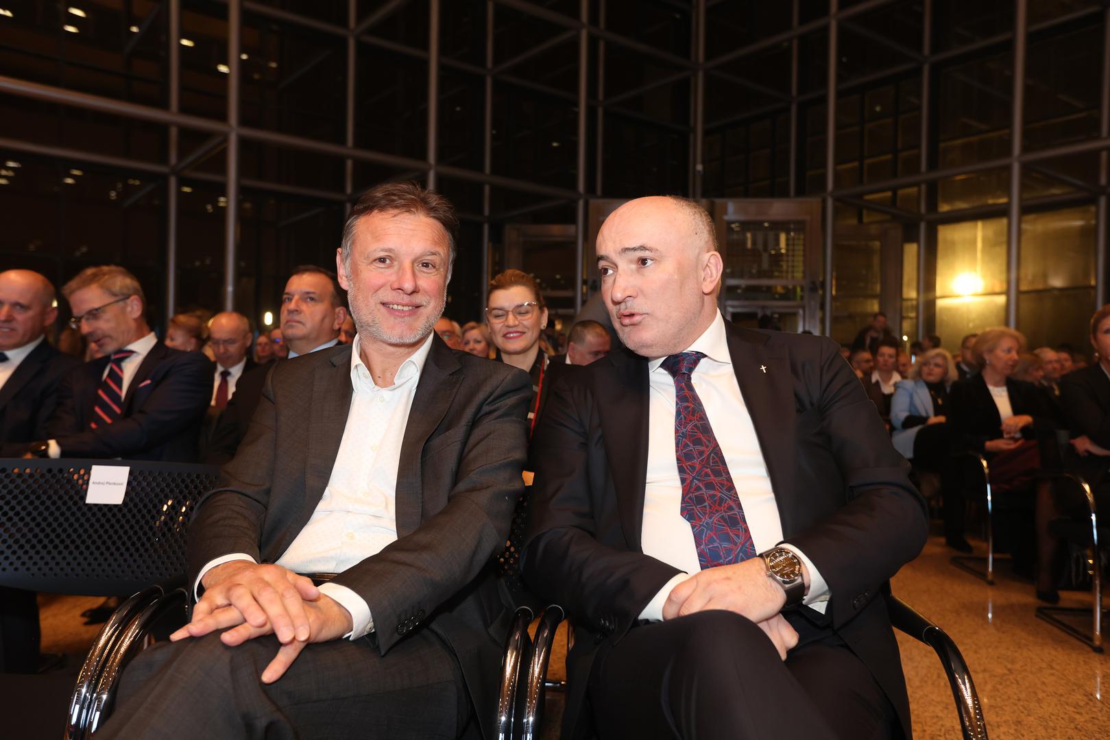 16.01.2023., Zagreb - U Nacionalnoj i sveucilisnoj knjiznici odrzana je promocija 2. dopunjenog izdanja knjige "Diplomatska oluja" Mate Granica. predsjednik Sabora Gordan Jandrokovic, predstavnik Styria Media Grupe u Hrvatskoj Ivan Tolj Photo: Boris Scitar/Vecernji list/PIXSELL