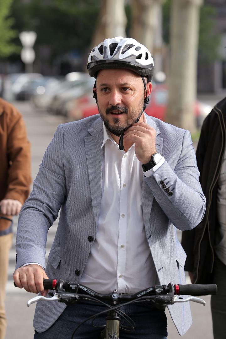 Personalizirana kampanja Gordana Marasa jedna je od najvidljivijih, no pitanje je može li pored niza jakih imena prijeći preferencijski prag