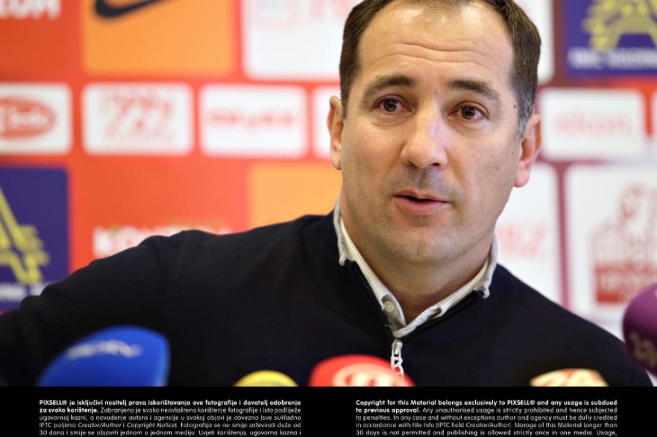 '21.01.2013., Zagreb -  Izbornik Hrvatske nogometne reprezentacije, Igor Stimac odrzao je u hotelu DoubleTree by Hilton konferenciju za medije te predocio popis igraca povodom nadolazece utakmice Hrva