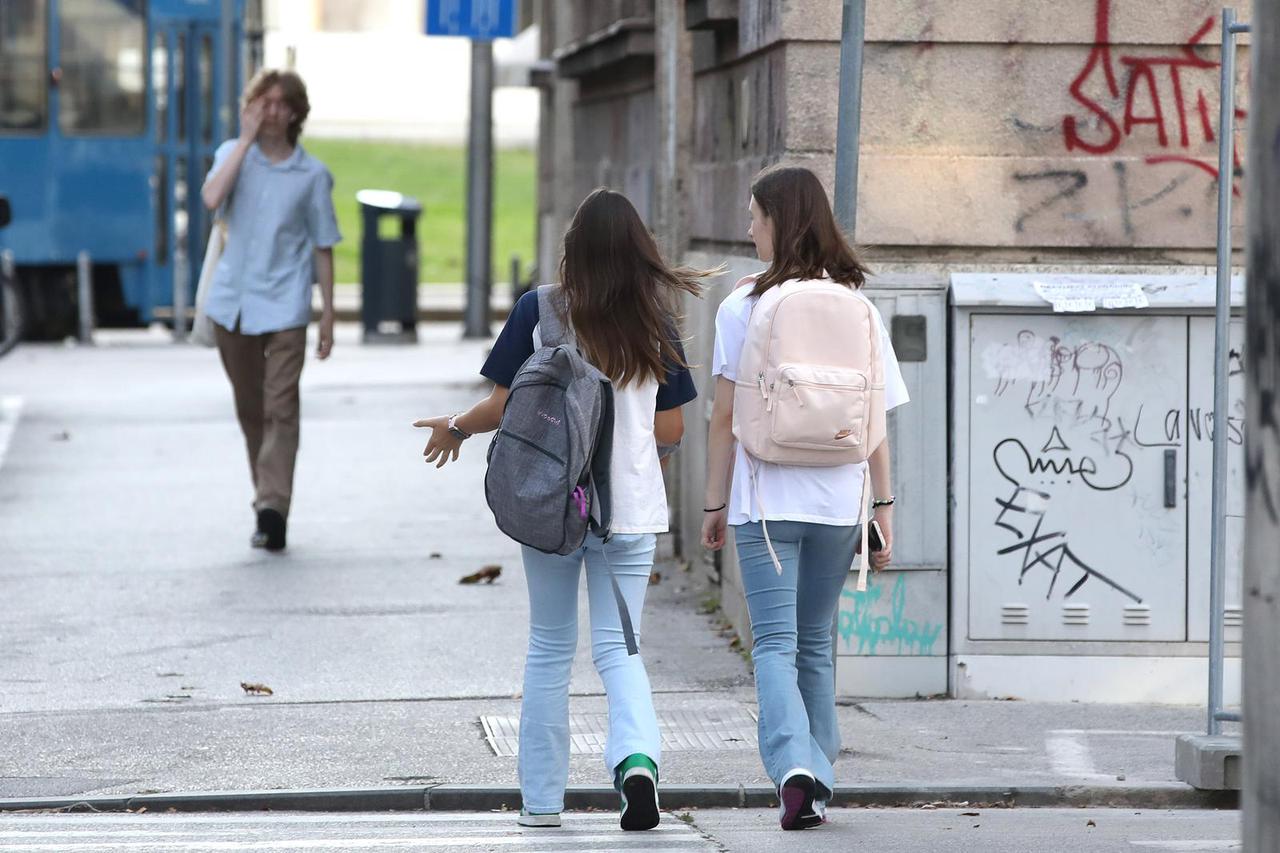Zagreb: Za više od 445.000 učenika u Republici Hrvatskoj počela nova školska godina