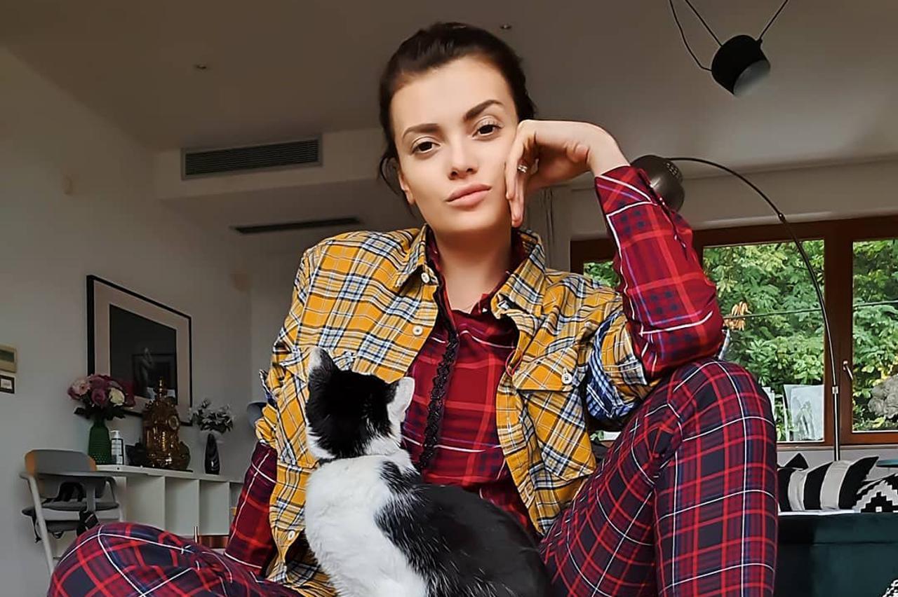 Ella Dvornik