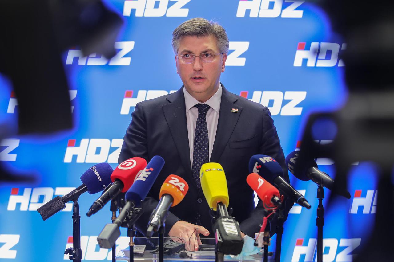 Zagreb: Andrej Plenković održao konferenciju za medije nakon sjednice Predsjedništva HDZ-a
