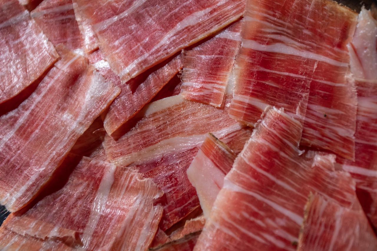 Najbolji istarski pršutari prezentirali su svoje proizvode u Jazz & Cabaret klubu Kontesa