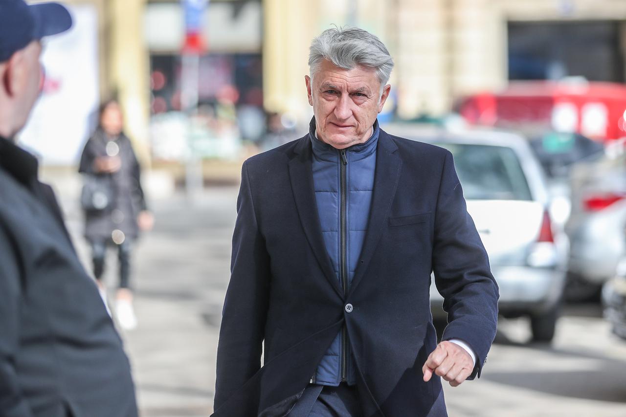 Zagreb: Članovi HDZ-a dolaze na sjednicu Predsjedništva stranke