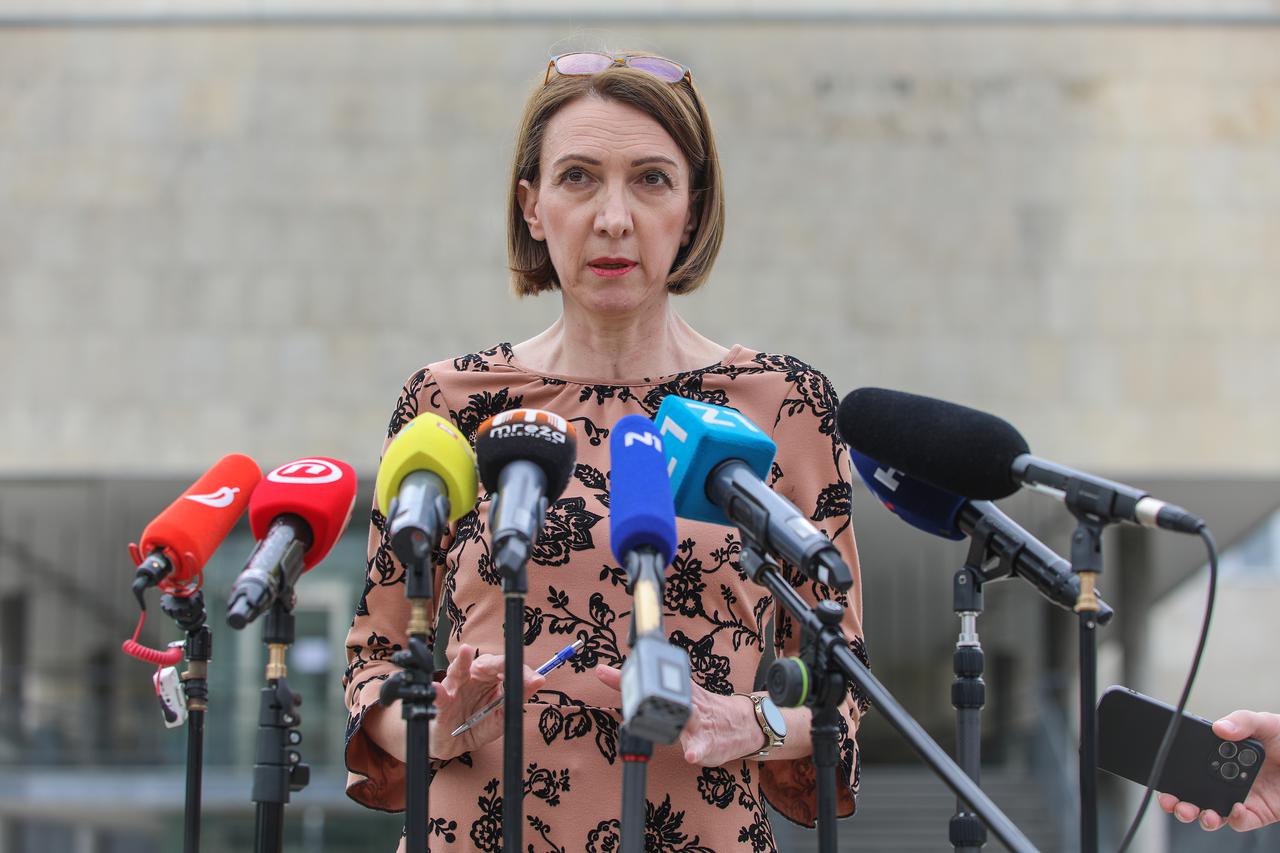 Zagreb: Dinka Živalj, glasnogovornica Gradske uprave, o situaciji u Klini?koj bolnici Sveti Duh