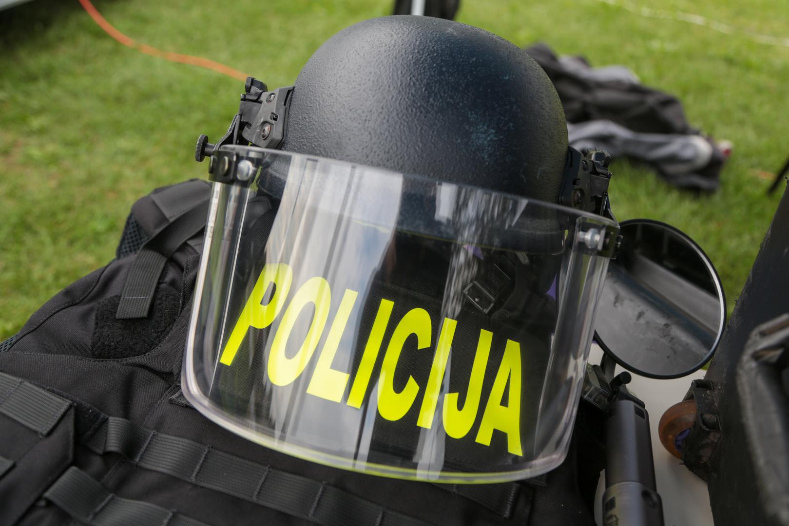 
Održat će se i tradicionalna utrka građana i policije, a cijeli program će obogatiti izvedbe policijske klape Sveti Mihovil.

