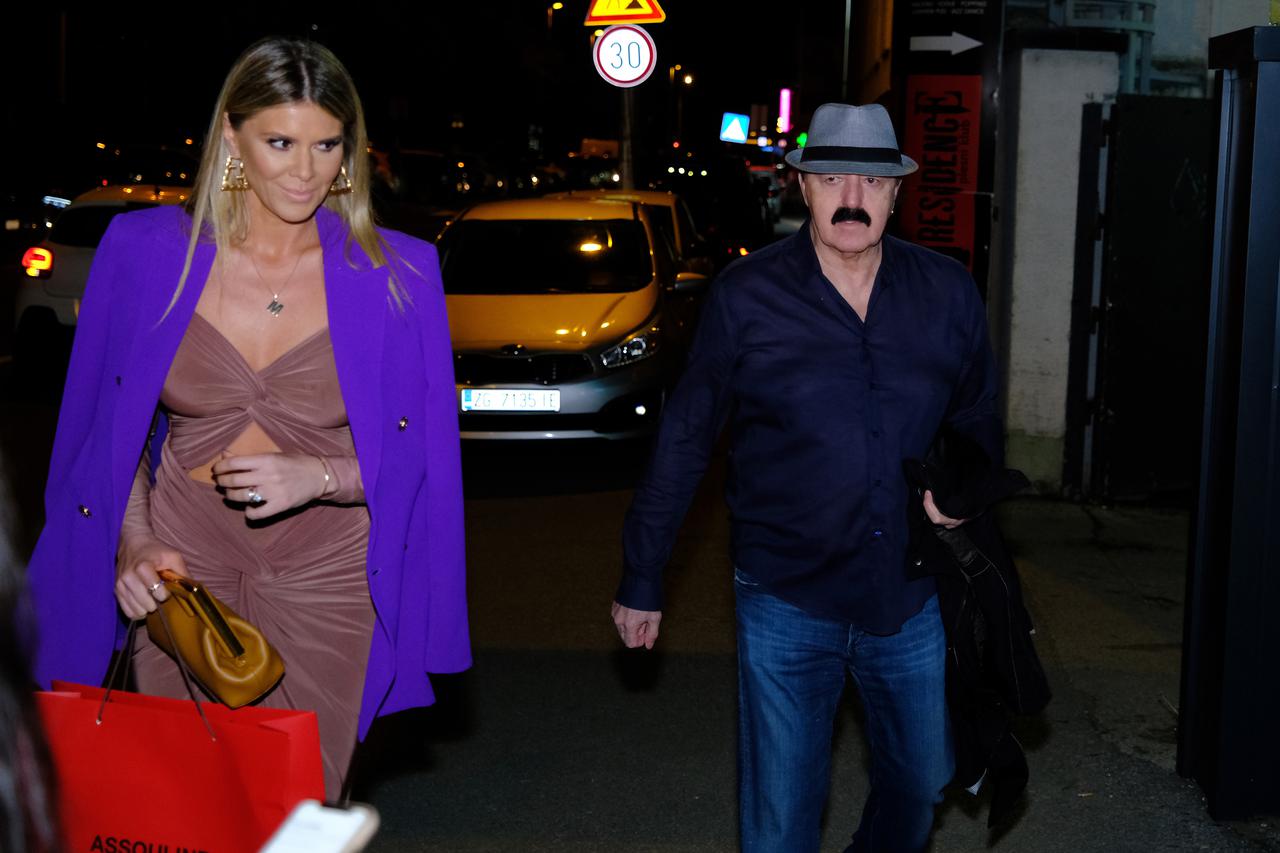 Dolazak uzvanika na proslavu Severininog 50. rođendana u klubu Mint