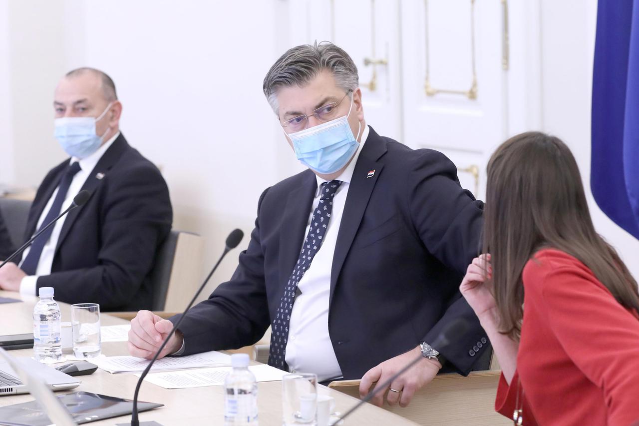 Zagreb: Vlada raspravljala o utvrđivanju najviših maloprodajnih cijena naftnih derivata