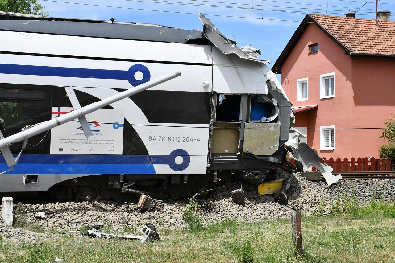 Donji Andrijevci: Sudar vlaka i teretnog vozila na pružnom prijelazu
