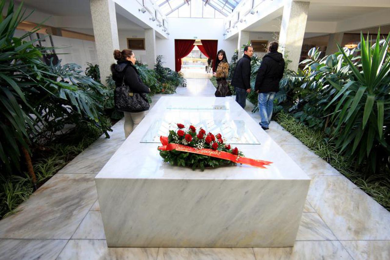 kuca cvijeca,josip broz tito, portal (1)