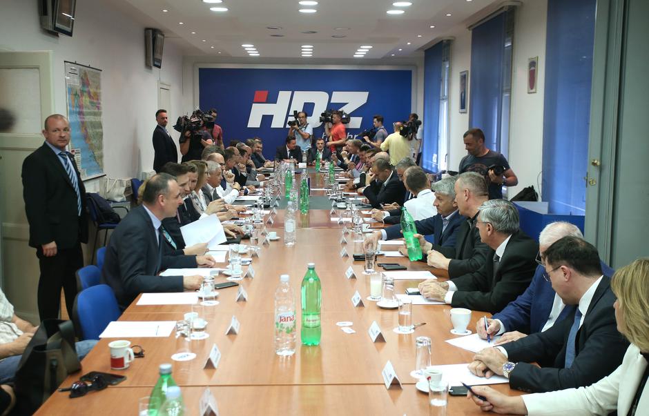 Sjednica Predsjedništva i Nacionalnog vijeća HDZ-a
