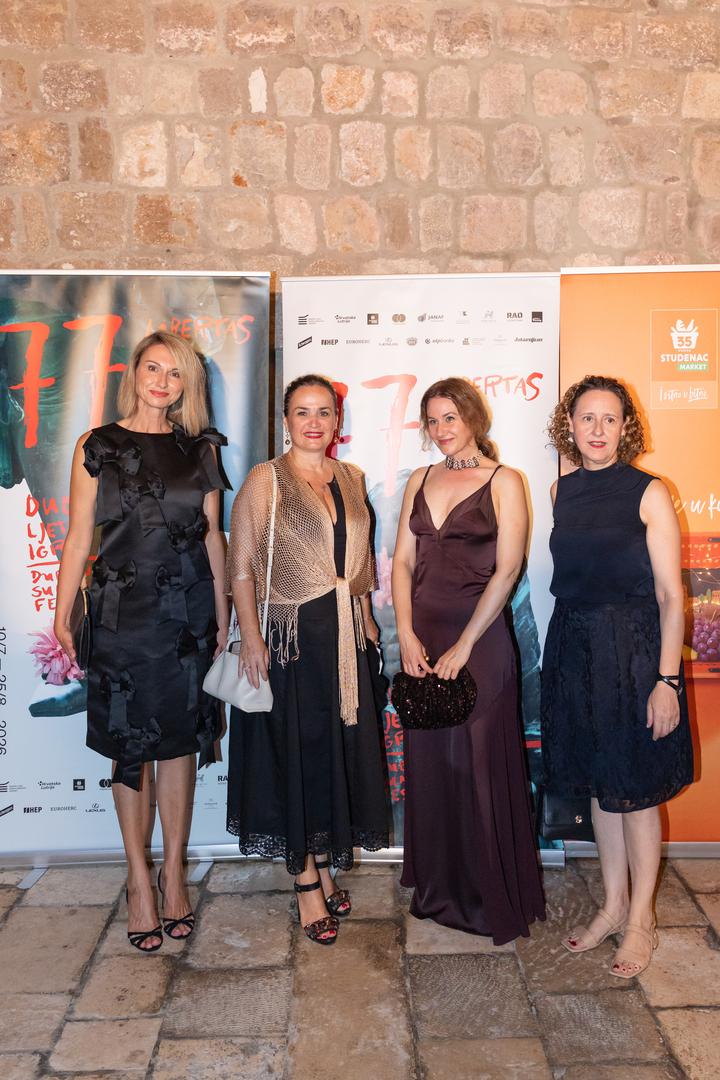  Ivona Šimunović, Iva Hraste Sočo, Martina Filjak i Nina Obuljen Koržinek
