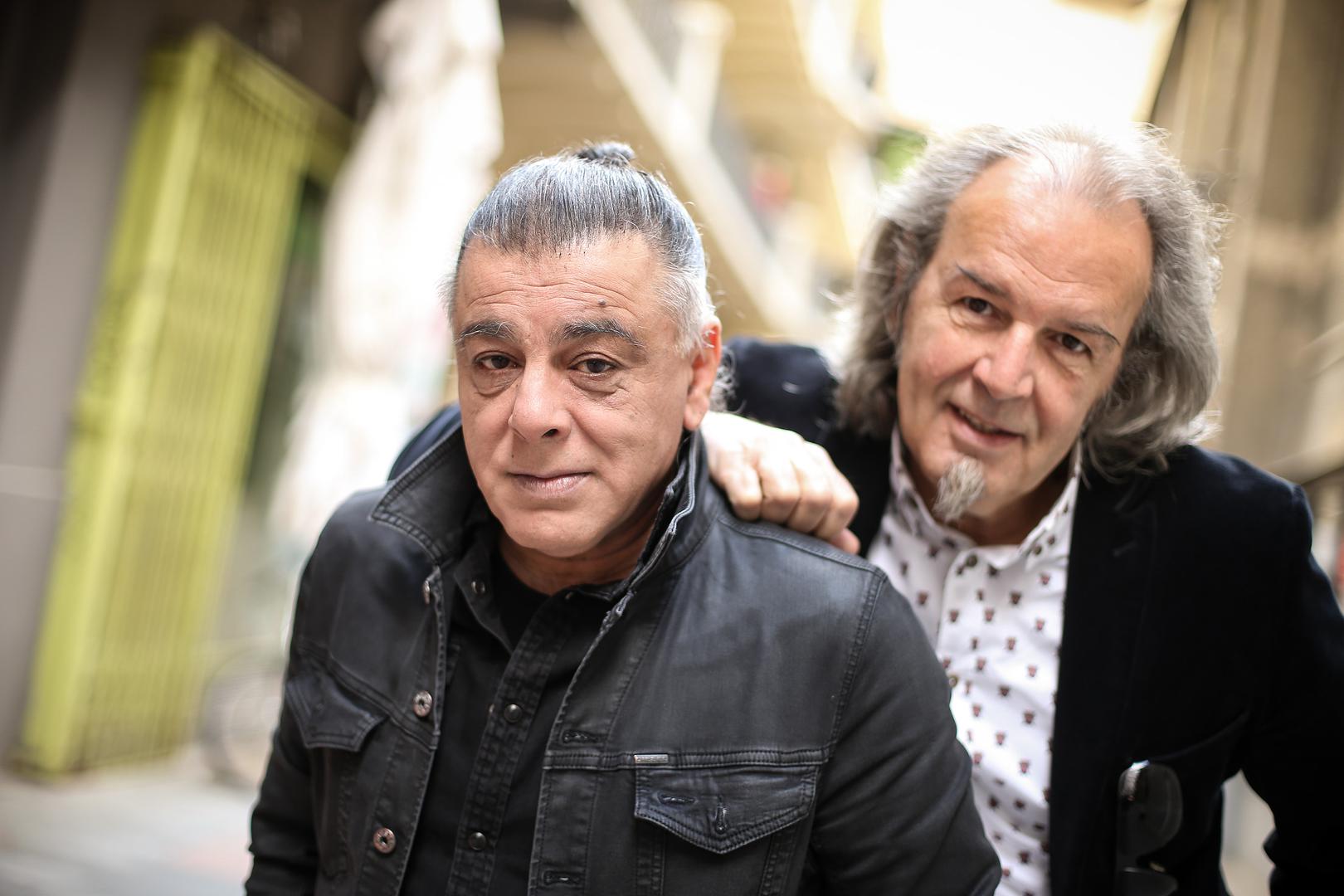 Aki je u Parnom Valjku bio od početka, od 1975. godine kada je iz Makedonije stigao u Zagreb. Tada je upoznao gitaristu i skladatelja Huseina Hasanefendića - Husa i Juricu Pađena. Te iste 1975. godine u suradnji s menadžerom Vladimirom Mihaljekom Mihom osnivaju prvu postavu Parnog Valjka kao nekakva zagrebačka varijanta Bijelog Dugmeta.