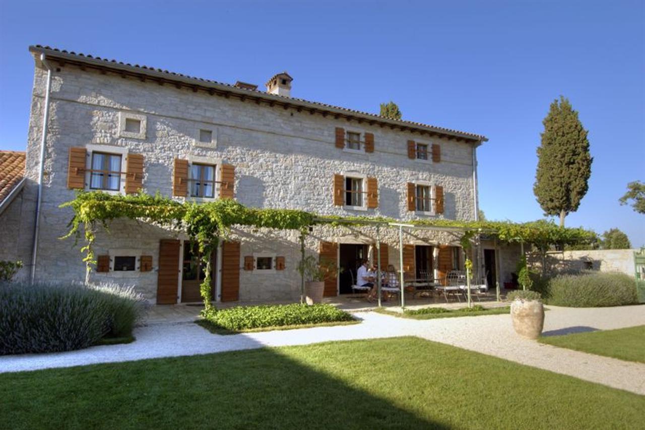 'meneghetti45_nnn_ziv_101012'